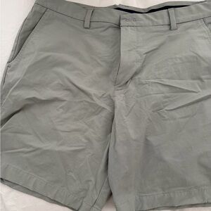 Vineyard Vines Light Gray Men's Shorts
